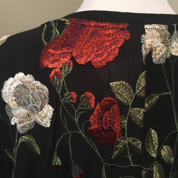 ANTHROPOLOGIE Embroidered Floral Top - Picture 3 of 8